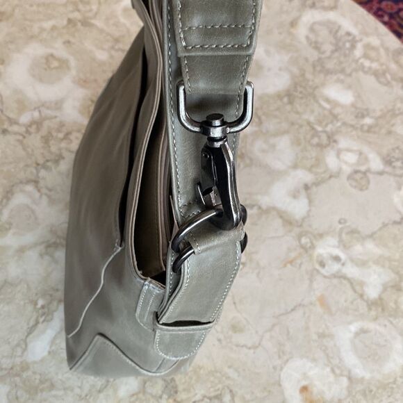 Matt & Nat Vegan Leather Large Hobo Bag - Picture 8 of 14